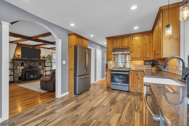 Fireplace, Interior, Kitchen, Pendant Lights, Recessed Lighting, Wood Texture Flooring