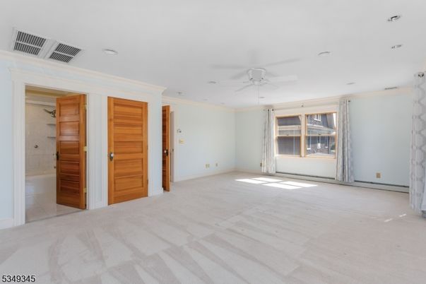 Empty room, Interior, Recessed Lighting