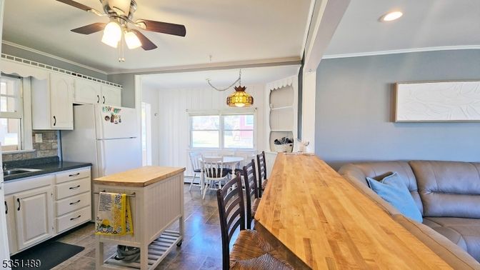 Dining room, Interior, Kitchen, Pendant Lights, Recessed Lighting, Wood Texture Flooring