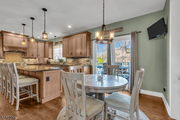 Dining room, Interior, Kitchen, Pendant Lights, Recessed Lighting, Wood Texture Flooring