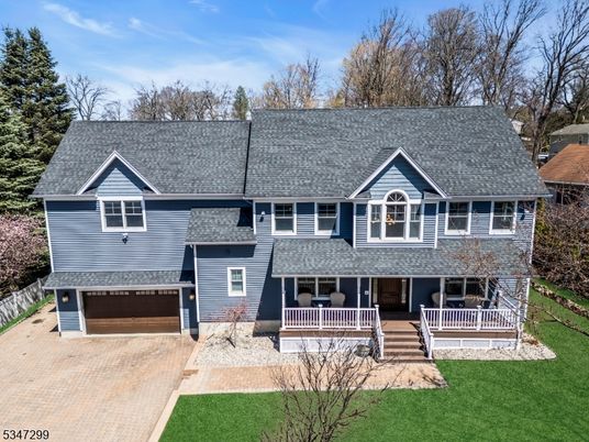 Attached, Exterior, Facade, Raised Ranch
