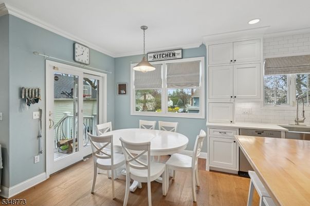 Dining room, Interior, Kitchen, Pendant Lights, Recessed Lighting, Wood Texture Flooring