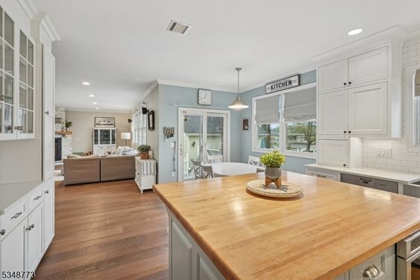 Dining room, Interior, Kitchen, Living room, Pendant Lights, Recessed Lighting, Wood Texture Flooring