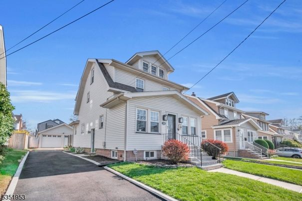 Detached Garage, Exterior, Facade, Queen Anne Victorian
