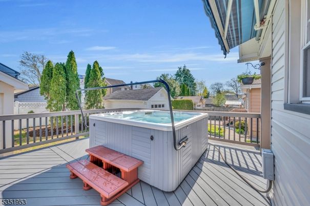Exterior, Hot Tub