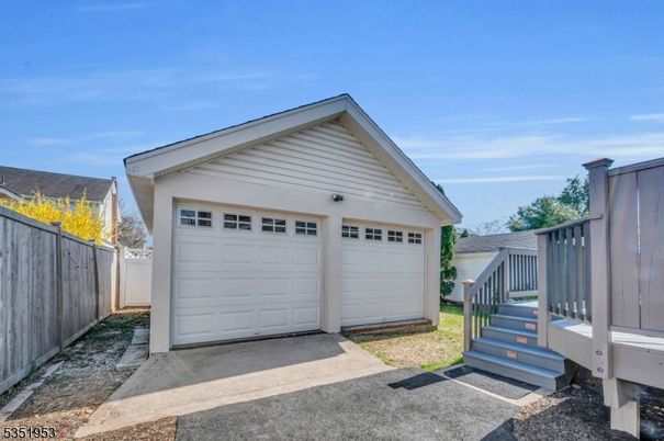 Detached Garage, Exterior