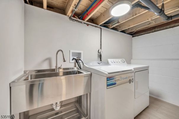 Interior, Washer, Wooden Beams, Wooden Ceilings, Wood Texture Flooring