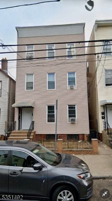 Exterior, Facade, Brick Facade, Rowhouse