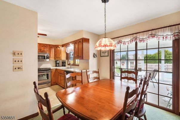 Dining room, Interior, Kitchen, Pendant Lights, Stainless Steel Appliances