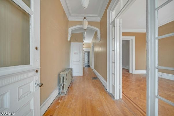 Interior, Pendant Lights, Wood Texture Flooring
