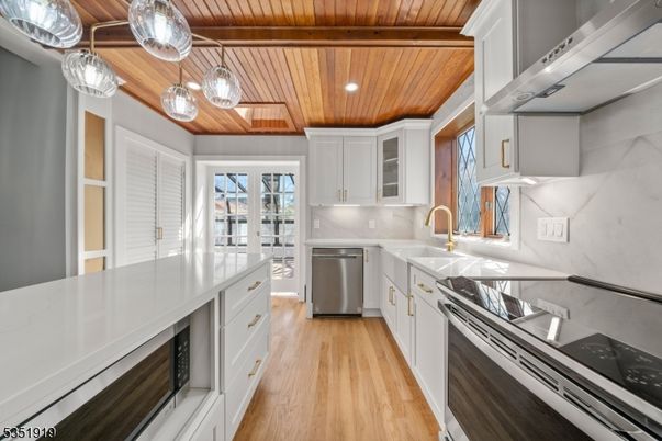 Interior, Kitchen, Recessed Lighting, Stainless Steel Appliances, Wooden Ceilings, Wood Texture Flooring