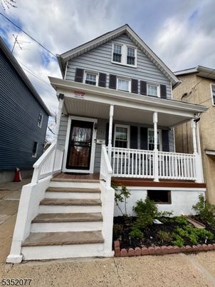 Exterior, Facade, American Craftsman