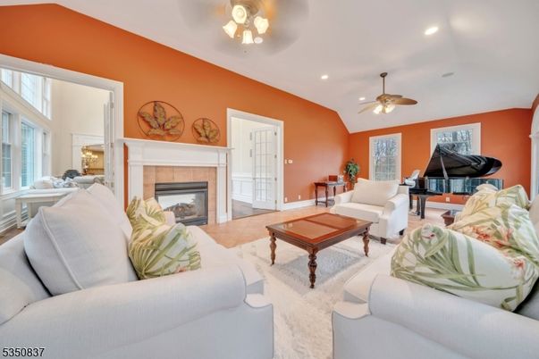 Fireplace, Interior, Living room, Piano, Recessed Lighting