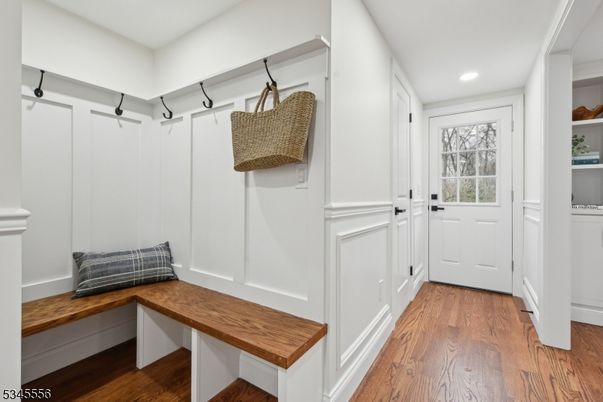 Interior, Recessed Lighting, Walk-in Closets, Wood Texture Flooring