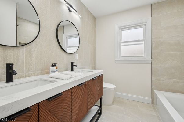 Bathroom, Dual Sink Vanities, Interior