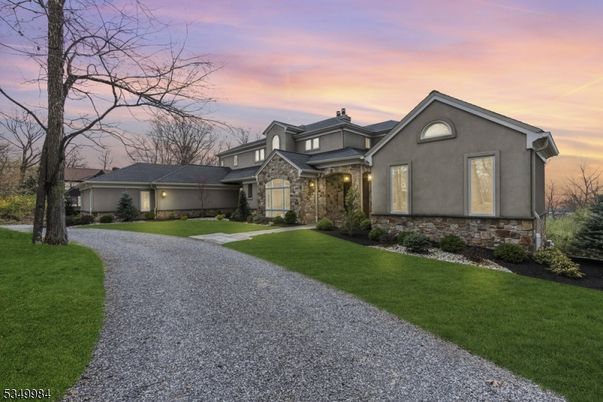 Backyard, Exterior, Facade, Ranch