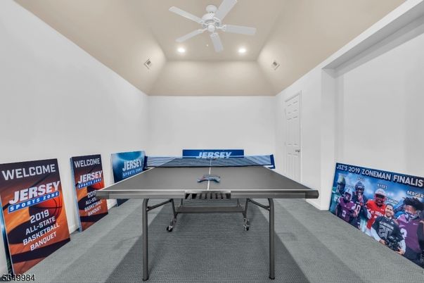 Game Room, Interior, Recessed Lighting