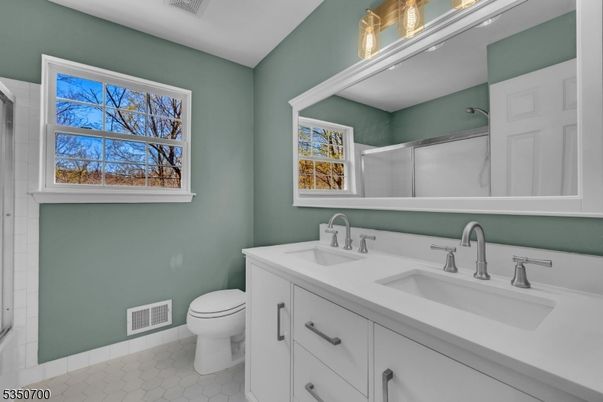 Bathroom, Dual Sink Vanities, Interior