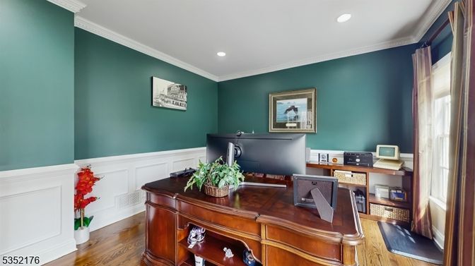 Home Office, Interior, Recessed Lighting, Wood Texture Flooring