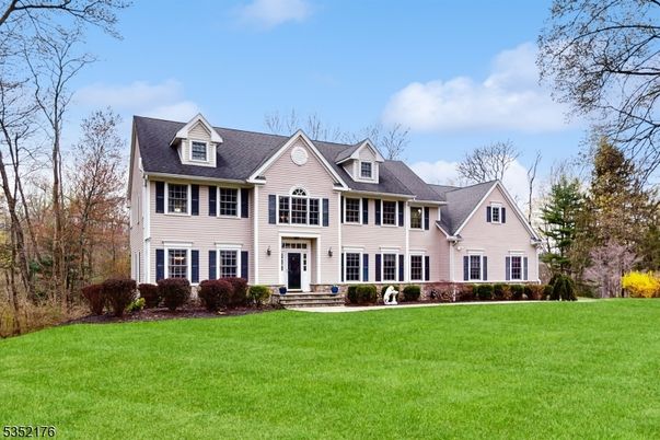 Backyard, Exterior, Facade, Farmhouse