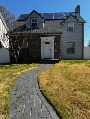 Exterior, Facade, Solar Panels, Cape Cod