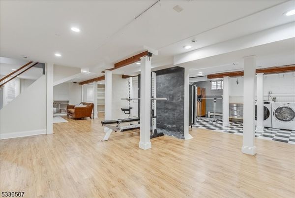 Fitness Equipment, Interior, Recessed Lighting, Washer, Wood Texture Flooring
