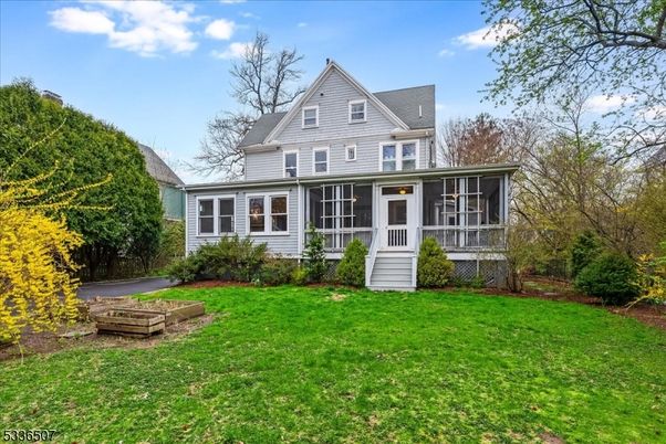 Backyard, Exterior, Facade, Queen Anne Victorian