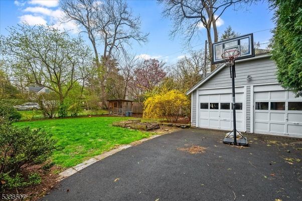 Detached Garage, Exterior