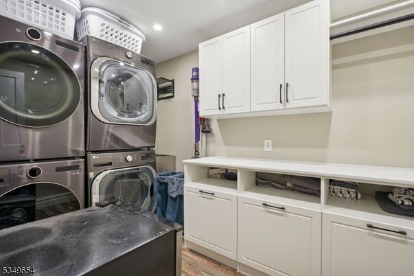 Interior, Recessed Lighting, Utility Closets, Washer, Wood Texture Flooring