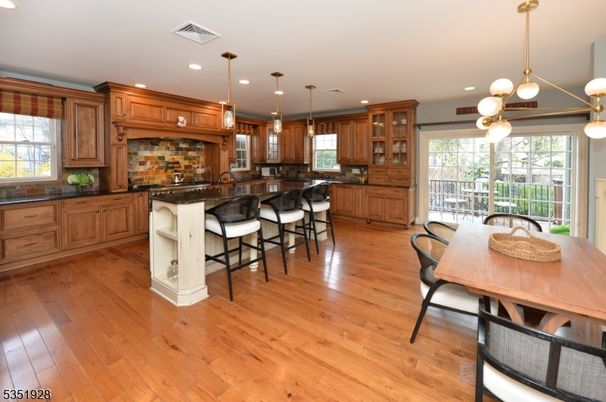 Dining room, Interior, Kitchen, Pendant Lights, Recessed Lighting, Wood Texture Flooring