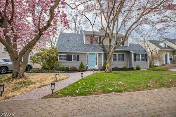 Exterior, Facade, Cape Cod