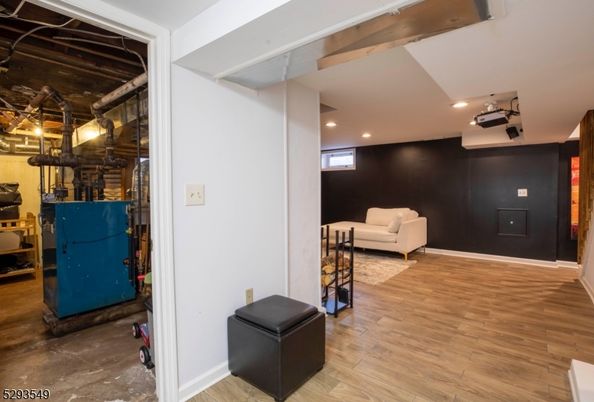 Interior, Recessed Lighting, Wood Texture Flooring