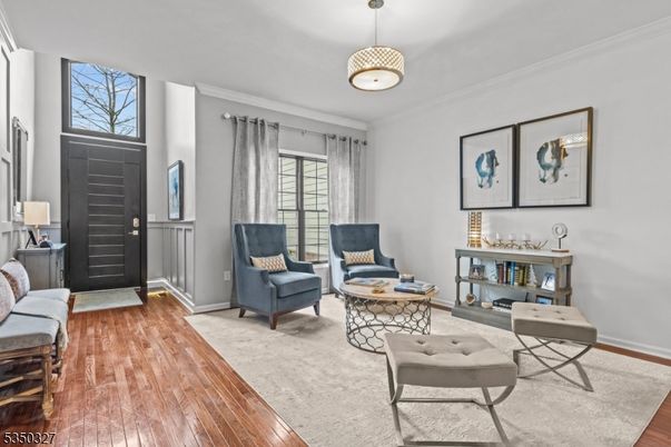 Interior, Living room, Pendant Lights, Wood Texture Flooring