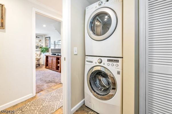 Interior, Recessed Lighting, Utility Closets, Washer, Wood Texture Flooring