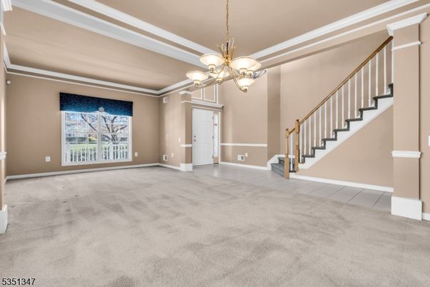 Chandelier, Empty room, Interior, Pendant Lights