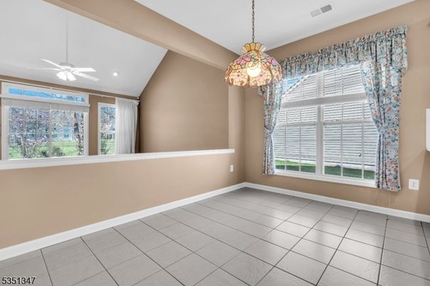 Empty room, Interior, Pendant Lights, Recessed Lighting