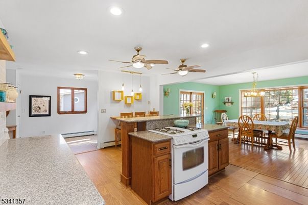 Chandelier, Dining room, Interior, Kitchen, Pendant Lights, Recessed Lighting, Wood Texture Flooring