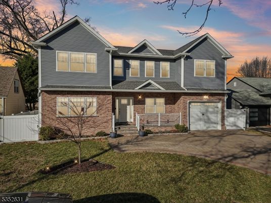 Attached, Exterior, Facade, Brick Facade, American Craftsman