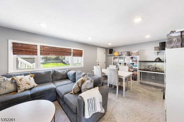 Dining room, Interior, Living room, Recessed Lighting