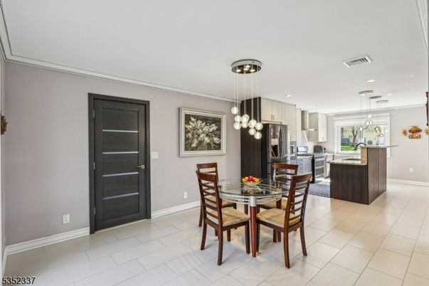 Dining room, Interior, Kitchen, Pendant Lights, Recessed Lighting, Stainless Steel Appliances