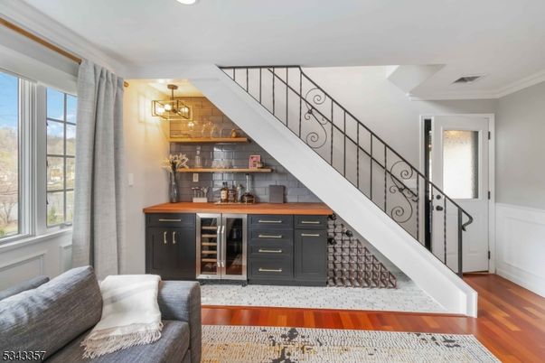 Interior, Pendant Lights, Recessed Lighting, Wood Texture Flooring