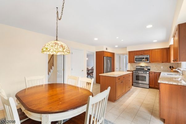 Dining room, Interior, Kitchen, Pendant Lights, Recessed Lighting, Stainless Steel Appliances