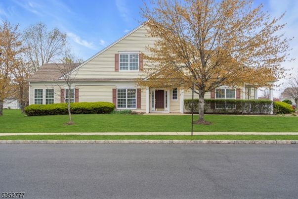 Exterior, Facade, Cape Cod