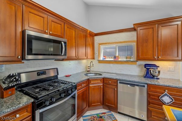Interior, Kitchen, Stainless Steel Appliances