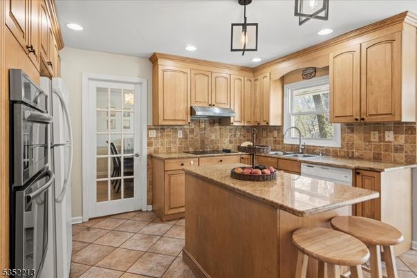 Interior, Kitchen, Pendant Lights, Recessed Lighting
