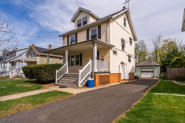 Detached Garage, Exterior, Facade, Queen Anne Victorian
