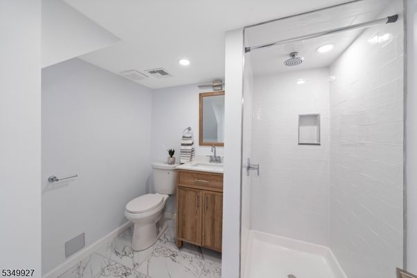 Bathroom, Interior, Marble, Recessed Lighting