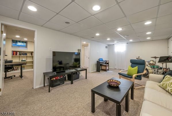Fitness Equipment, Interior, Recessed Lighting