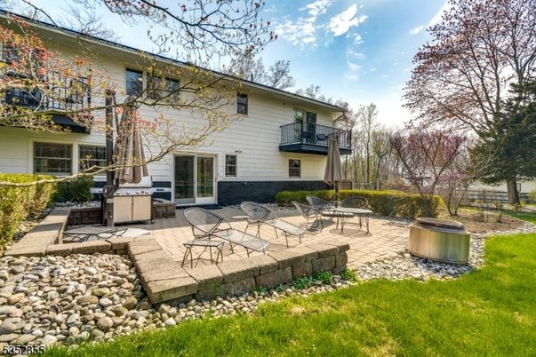 Backyard, Exterior, Hot Tub