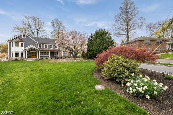 Backyard, Exterior, Facade, Cape Cod